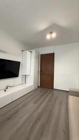 Apartament cu 3 camere nedecomandat în Rahova