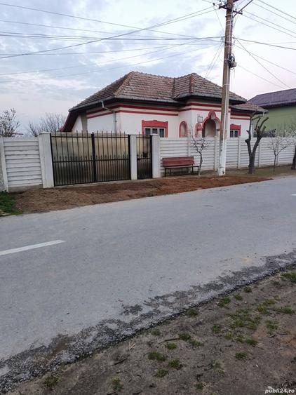 Casă cu 3 camere în Celaru
