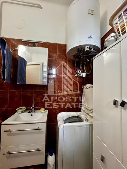Casă cu 2 camere cu Canalizare în Central