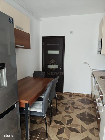Apartament cu 3 camere decomandat în Păcii