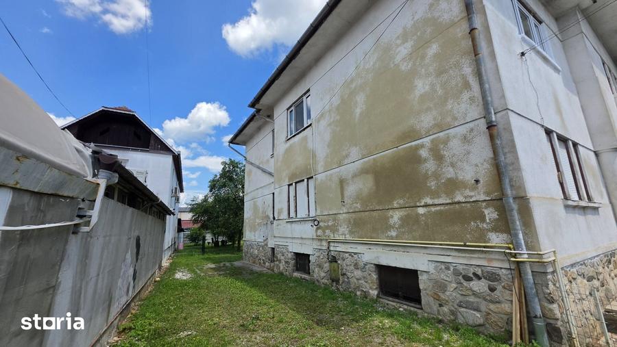 Apartament cu 4 camere în Sub Arini