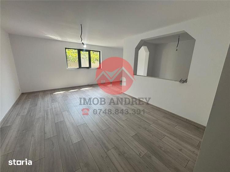 Casă cu 8 camere cu Teren 300 Mp în Central