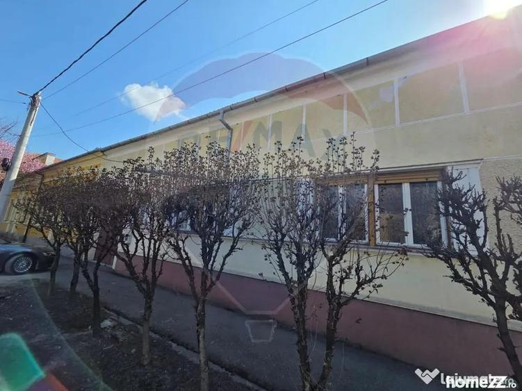 Casă cu 5 camere cu Teren 1010 Mp în Ultracentral