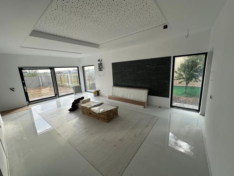 Duplex cu 5 camere cu Canalizare în Exterior Nord