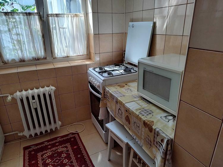 Apartament cu 2 camere semidecomandat în Dosu Bricii