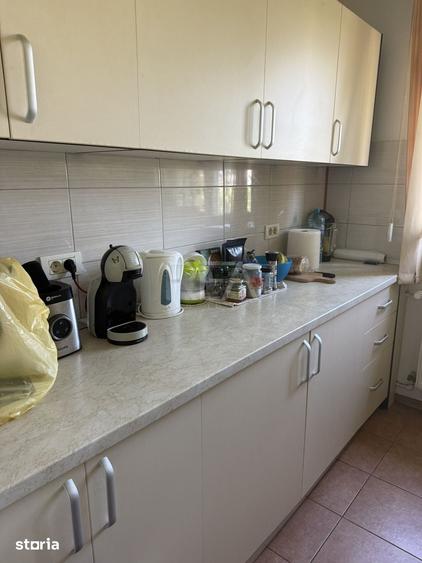 Apartament cu 4 camere semidecomandat în Drumul Taberei