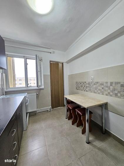Apartament cu 3 camere decomandat în Găvana