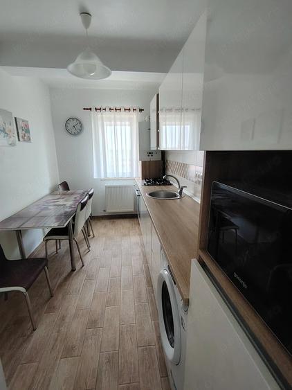 Apartament cu 2 camere decomandat în Titan