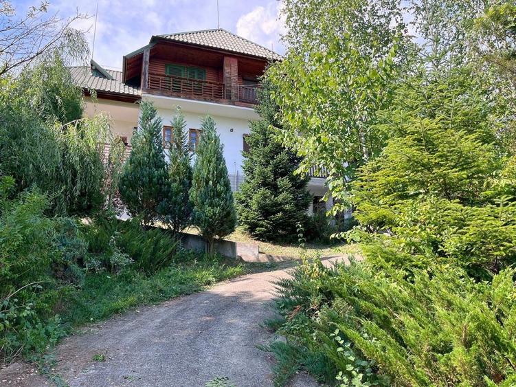 Duplex cu 8 camere cu Canalizare în Drajna de Sus