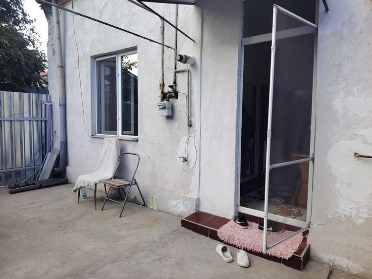Casă individuală cu 2 camere cu Canalizare în Central