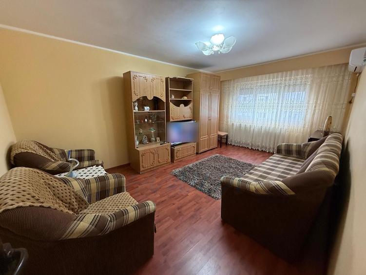 Apartament cu 3 camere decomandat, mobilat în I. C. Frimu