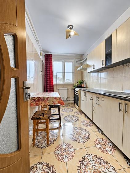 Apartament cu 3 camere în Micro 20