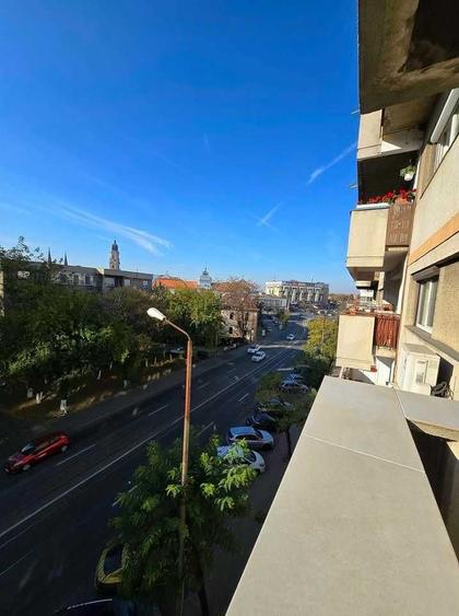 Apartament cu 3 camere decomandat în Ultracentral