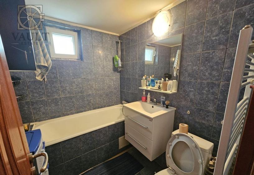 Apartament cu 3 camere decomandat în Dristor