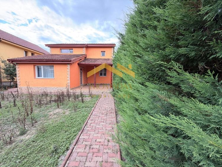 Casă individuală cu 4 camere cu Canalizare în Dumbrăvița