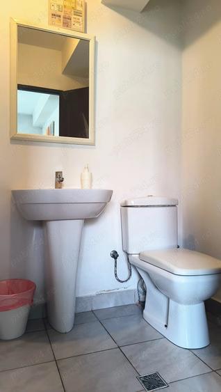 Apartament cu 2 camere nedecomandat în Petricani