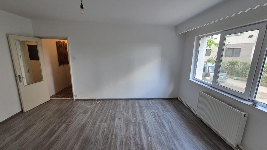 Vanzare apartament 2 camere (Zona LIDL) - 2