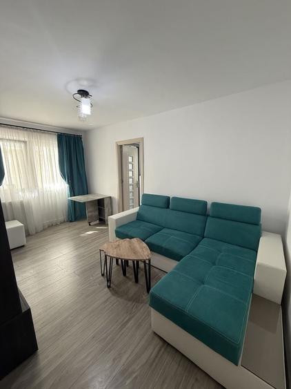 Apartament cu 2 camere semidecomandat în Ostroveni