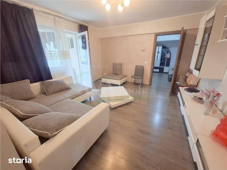 Apartament cu 3 camere semidecomandat în Republicii