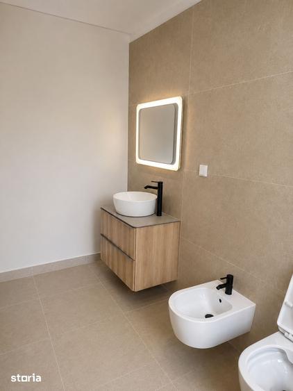 Casă cu 5 camere cu Teren 236 Mp în Exterior Vest