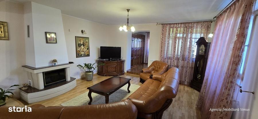 Casă cu 4 camere în Central