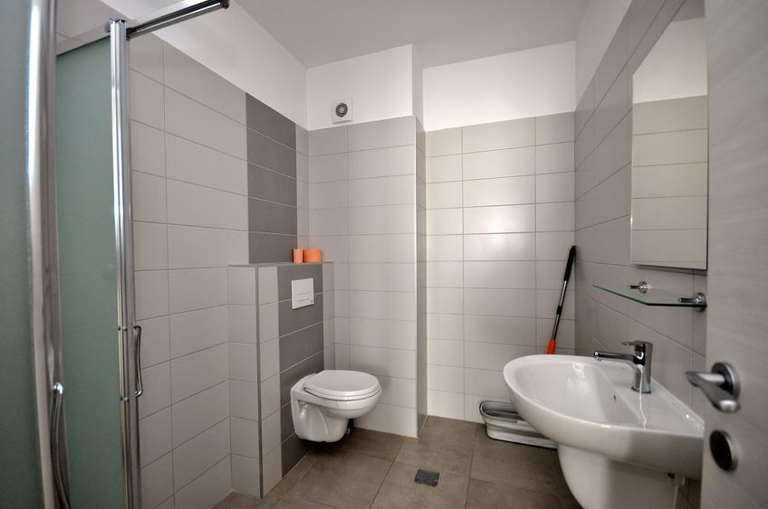 Apartament cu 3 camere decomandat în Prelungirea Ghencea
