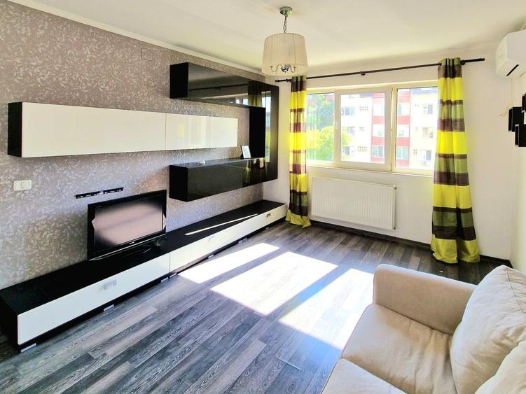 LA CHEIE: Apartament 3 camere, renovat, zona Sagului-Turist - 1