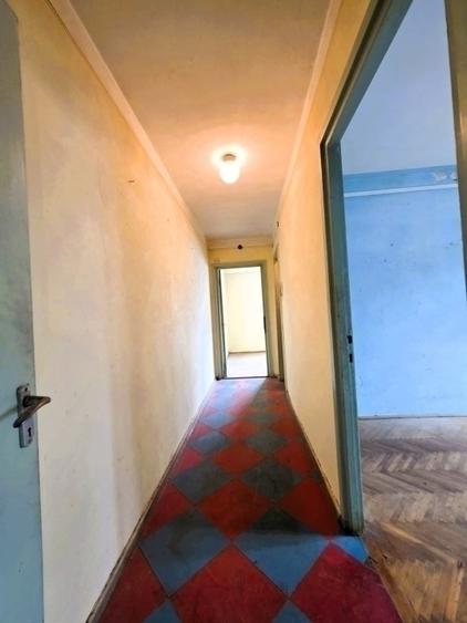 Apartament cu 3 camere semidecomandat în Tătărași