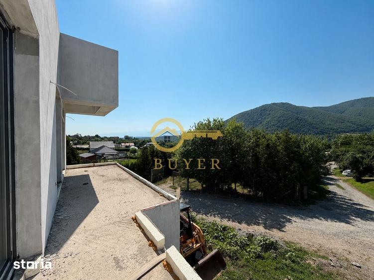 Casă cu 5 camere cu Teren 485 Mp în Central