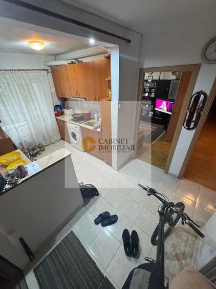 Apartament cu 3 camere decomandat în Lujerului