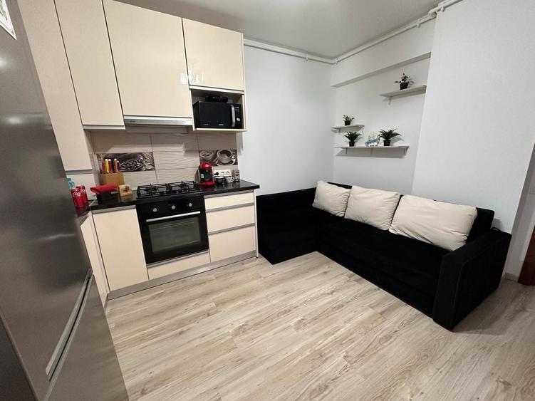 Apartament cu 2 camere decomandat în Titan