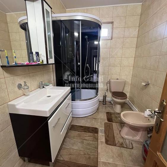 Casă individuală cu 2 camere cu Garaj în Costi