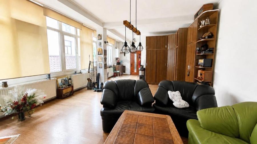 Apartament cu 3 camere decomandat, mobilat în Armeneasca