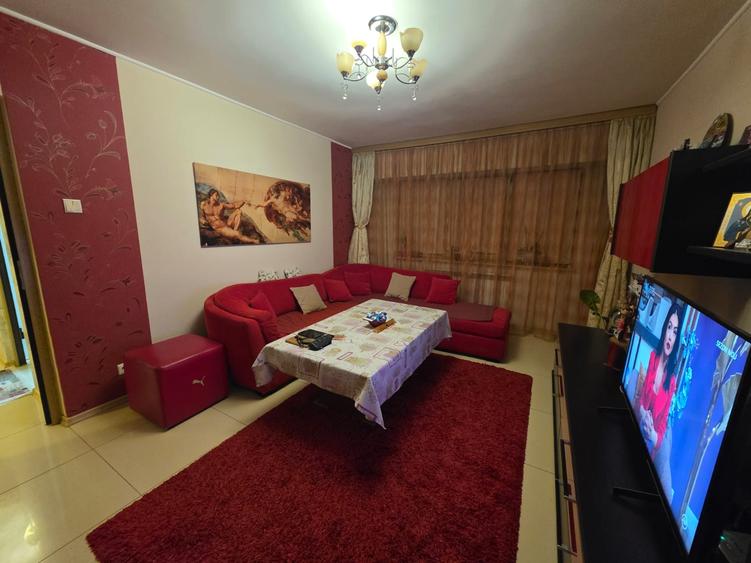 Apartament cu 3 camere decomandat în Brotăcei