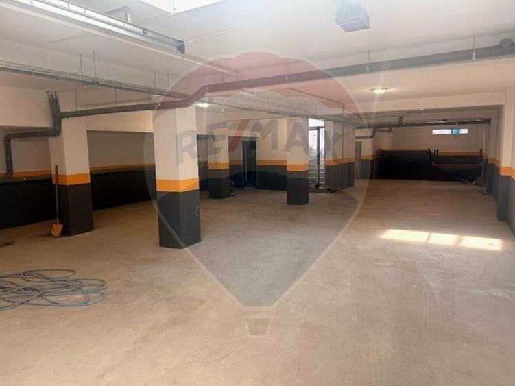 Apartament cu 3 camere decomandat în 1 Mai