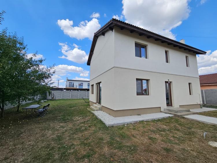 Casă individuală cu 5 camere cu Teren 605 Mp în Moșnița Nouă