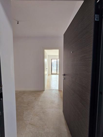 Apartament cu 3 camere decomandat în Est