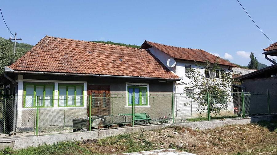 Casă cu 3 camere în Hălmăgel