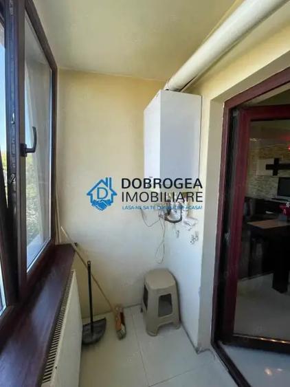 Apartament cu 3 camere decomandat în Păcii