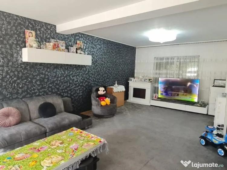 Casă cu 4 camere cu Canalizare în Siderurgiștilor