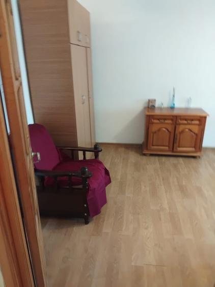 Apartament cu 3 camere decomandat în Canta