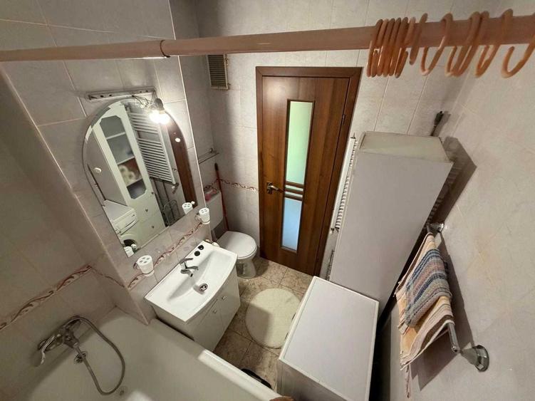 Apartament cu 3 camere decomandat în Titulescu