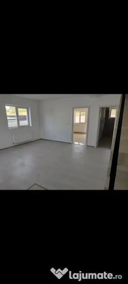 Casă cu 3 camere în Vișani