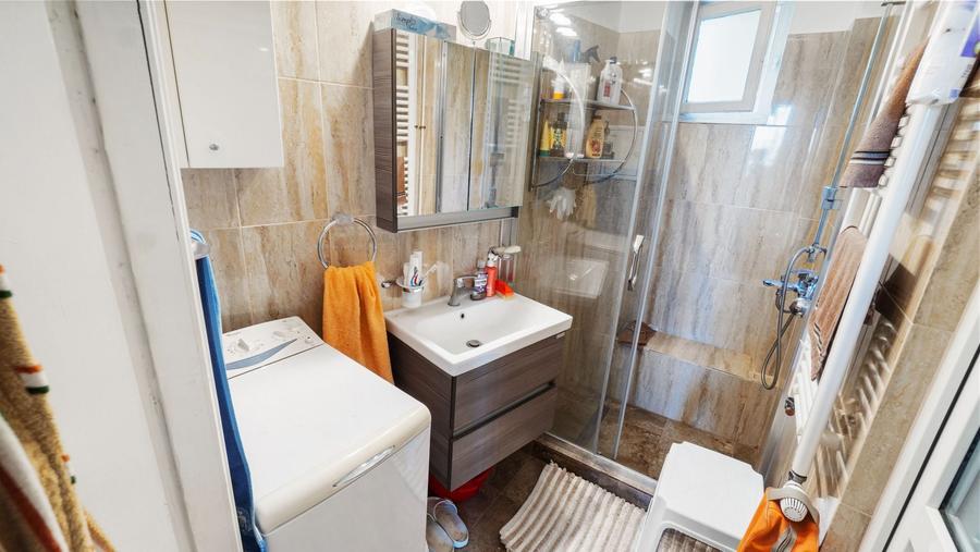 Apartament cu 3 camere în Unirii