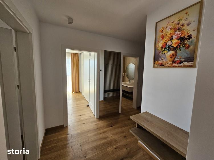 Apartament cu 3 camere decomandat în Astra