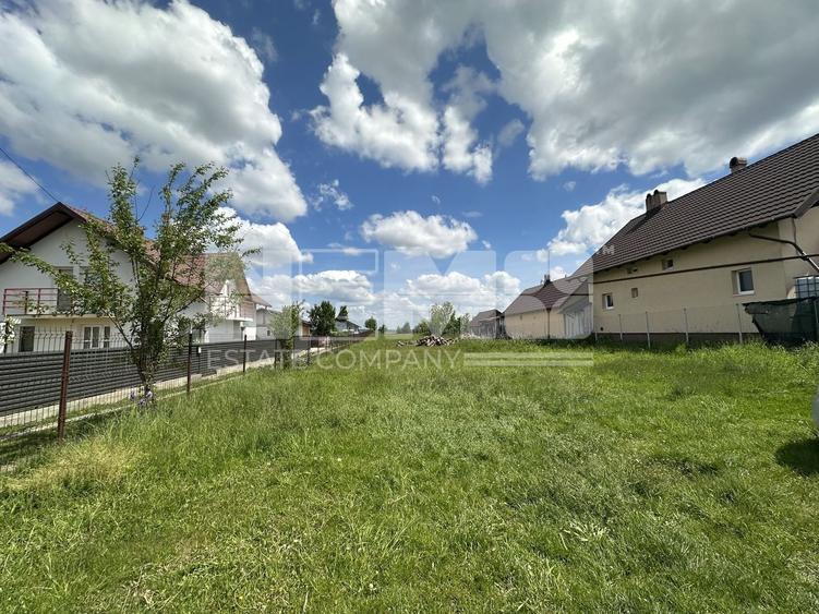 Teren Construcții intravilan de 2500 mp, în Ipotești