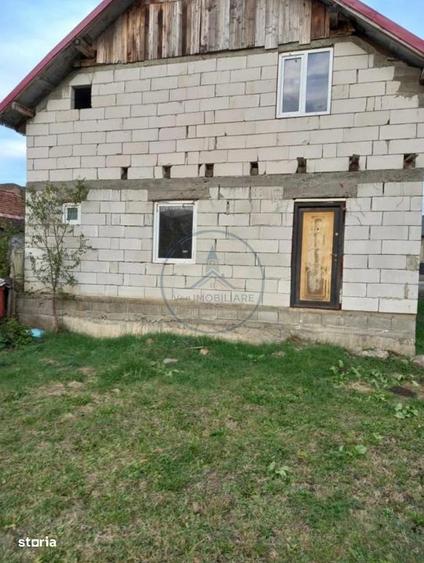 Casă cu 3 camere în Domnești