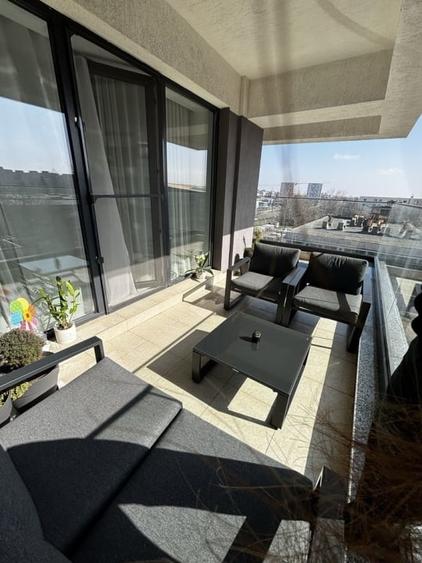 Apartament cu 3 camere decomandat, mobilat în Trafic Greu
