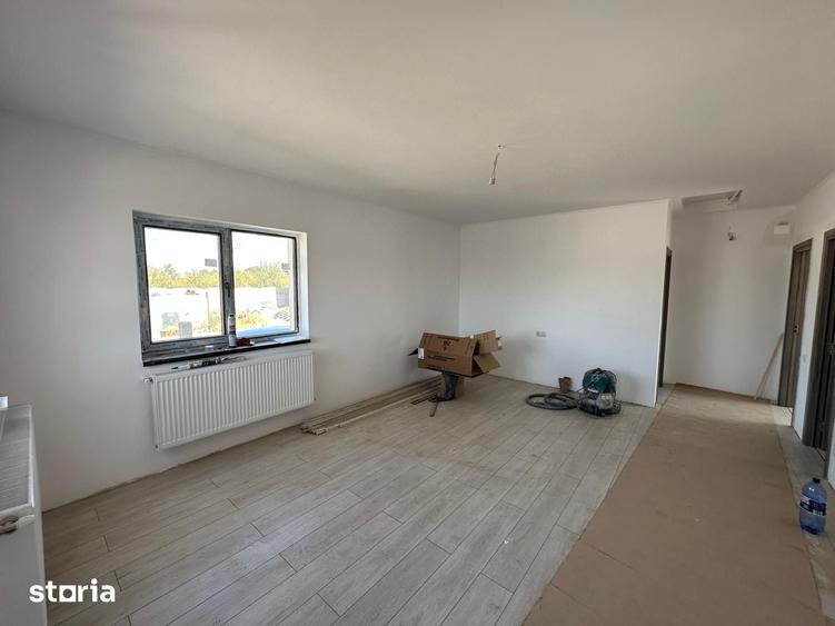 Casă cu 3 camere cu Teren 300 Mp în Clinceni