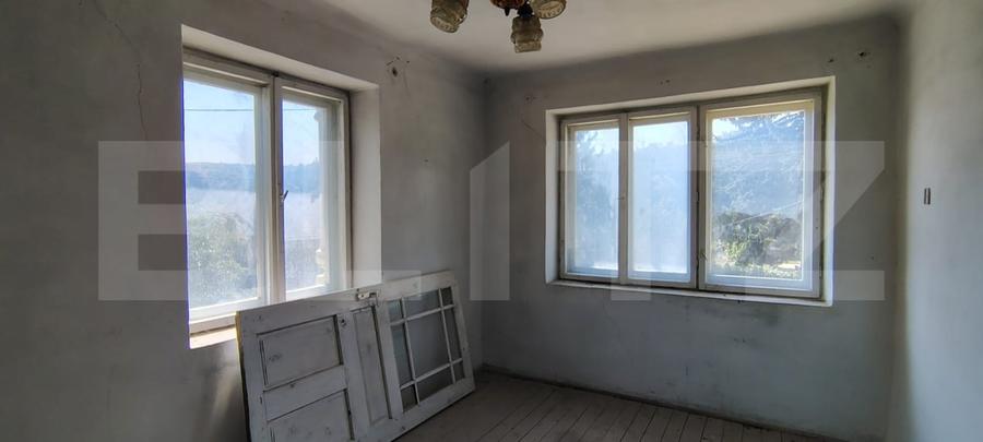 Casă individuală cu 3 camere cu Teren 2077 Mp în Exterior Vest